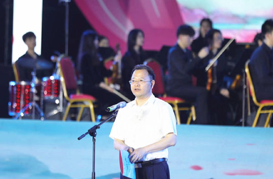 常德市委副书记、市长周振宇致辞。常德日报记者 裴维维/摄