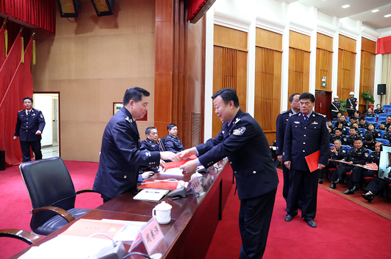 周赛保:确保政治建警不虚、不偏、不空