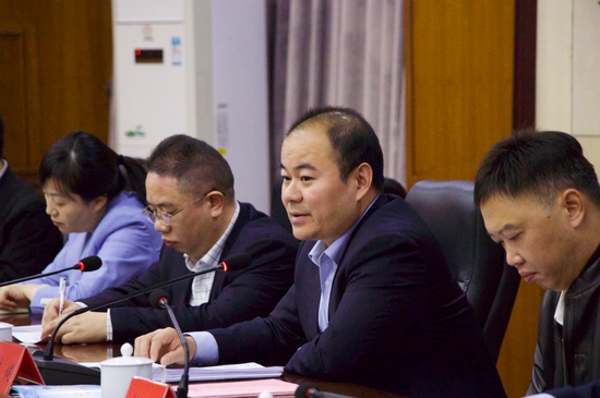 衡阳市委副书记、市长朱健介绍衡阳经济社会发展情况