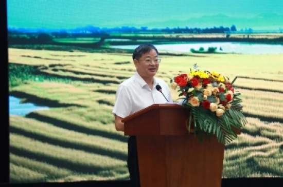 省政协经科委原主任委员、省政府参事、九三学社省委副主委:吴金明