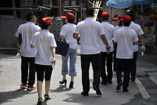 这群志愿者来自长沙律协的公益委员会