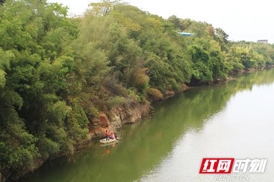 衡阳县建立河道保洁常态化机制，沿河各乡镇均成立了河道保洁队伍。在台源镇成立专业保洁公司，实行保洁考核制度，保障河道清洁。