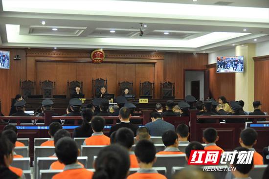 10月30日上午，衡东县人民法院公开宣判了两起涉恶案件。