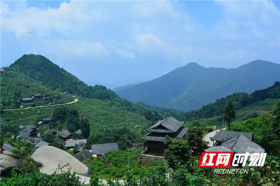 隆回县境内深藏在山谷的美丽瑶寨。