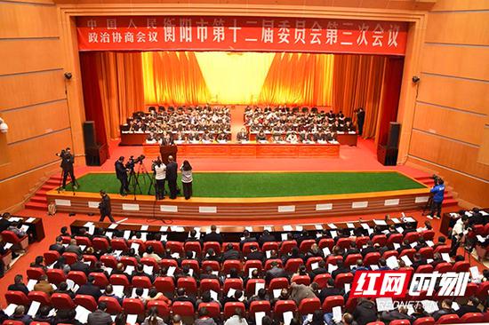 1月7日上午9:00,政协衡阳市第十二届委员会第三次会议在市政府会议中心举行开幕会。