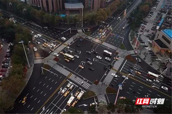 宏大路口。
