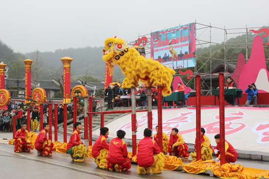 高庄狮、高台狮、地狮等，活灵活现。