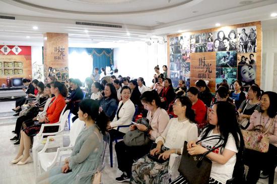 美时慕好年轻医美母亲节辣妈沙龙会现场