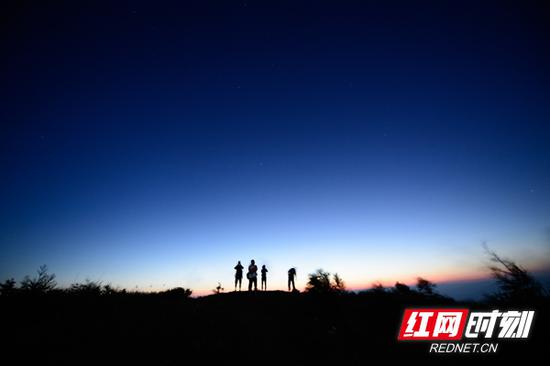 6月29日24时,2019“怀化十大最美徒步线路暨十大文化旅游地标评选”网络投票活动落下帷幕,溆浦“探秘罗子山”专业徒步线路登顶怀化最美徒步线路评选榜首。