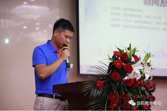 公办学校代表卡房乡学校讲话