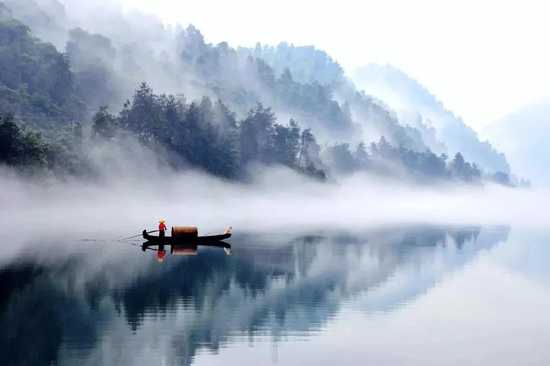 看东江湖,水天一色,人间仙境
