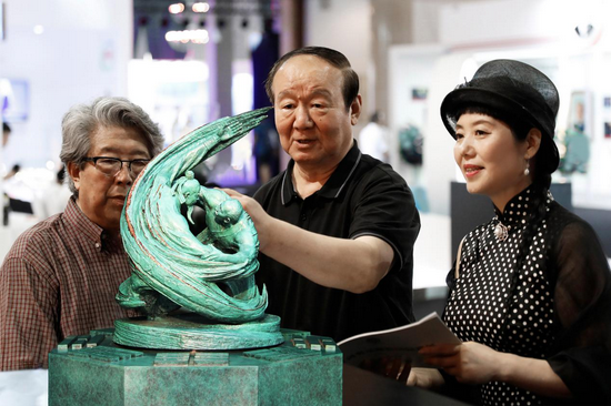 2018年8月8日,该作品在2018北京奥林匹克博览会首次亮相,得到北京奥促会副会长蒋效愚和中国雕塑家学会名誉会长曹春生的高度评价。