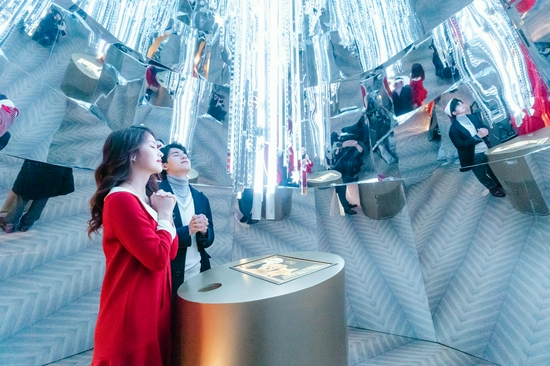 将许愿球投入星愿许愿树即可被点亮祝福