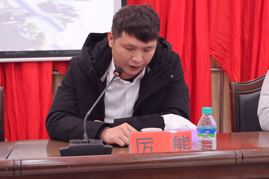 (潇湘装饰行业协会会长厉熊在爱心结对帮扶助学活动启动仪式上讲话)