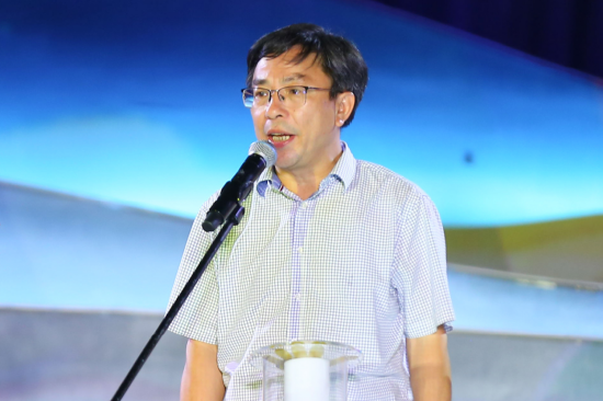 湖南省政协副主席、民建中央常委、湖南省委主委赖明勇宣布开幕