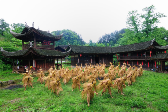 土家族毛古斯舞