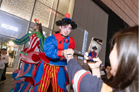 [“戏趣梦旅”马戏巡游嘉年华 启幕特别首演现场]