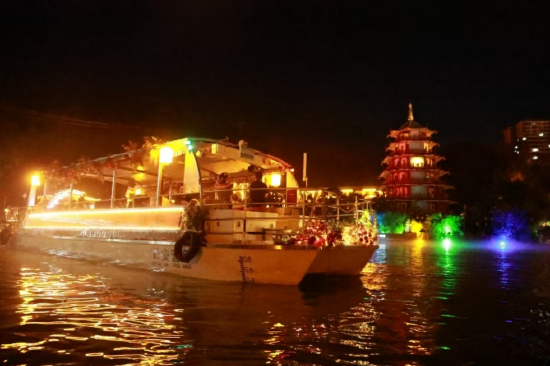 巫江夜游景致
