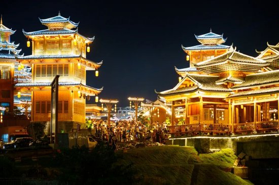 榆树湾夜景。图源：第五届湖南旅发大会网上新闻中心