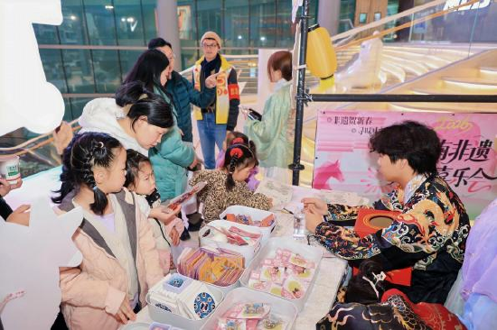 非遗美食、非遗经典项目展示展销、游客现场体验