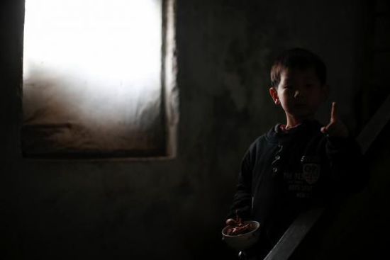 只有4万余人的大浦镇,血铅超标的儿童数量竟超过300人。 杨一 澎湃资料