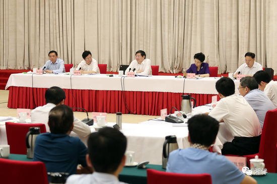 6月3日下午,省委召开加强网上舆论宣传、做好互联网工作交流会,省委书记杜家毫出席并讲话。湖南日报记者 罗新国 摄