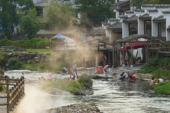 汝城热水温泉文化园 周水清摄.