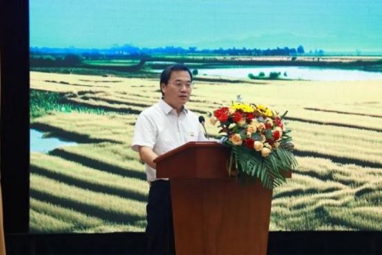 湖南食用油集团公司党支部书记、董事长、协会原会长孟京
