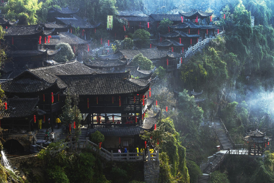 ▲探访土王行宫,土家建筑活化石