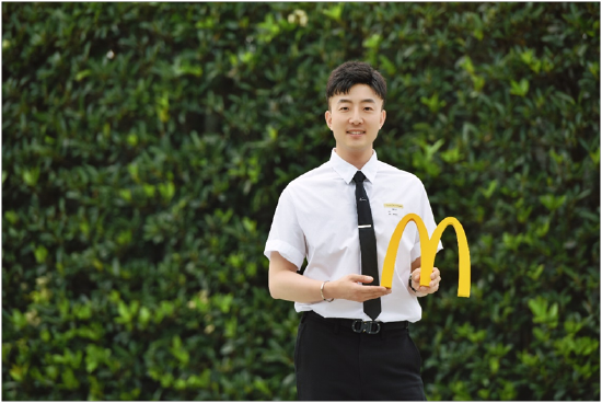 　　王广一说，麦当劳人员品牌的重要理念是“我们就相信年轻人”，他对即将加入的“新番茄”表示欢迎。