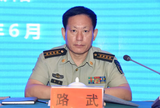 武警湖南总队副司令员路武