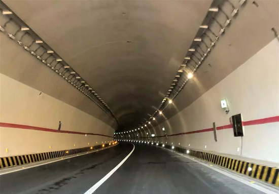 马安高速最长隧道——赤溪隧道,限速80公里/小时