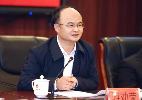 省检察院党组书记、检察长游劝荣主持座谈会