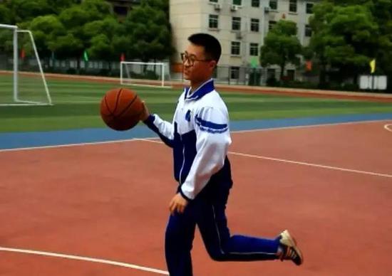 爱运动的王溯之