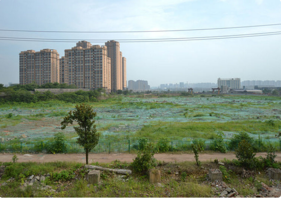 7月18日拍摄的株洲市清水塘工业区部分已拆除地区。 新华社发（陈振海 摄）