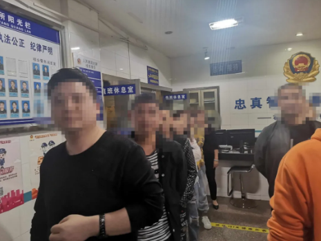 石鼓警方一举捣毁设在某居民房内赌博的麻将馆,当场抓获涉赌人员13人