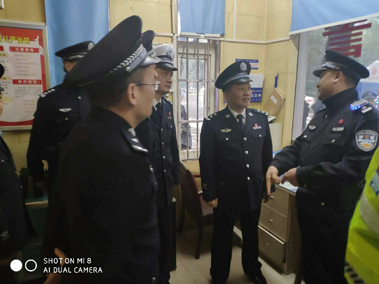 唐向阳对芙蓉区“五位一体”的创新警务思路予以肯定