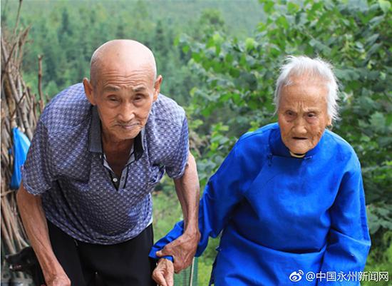 百岁夫妻尹良卫和刘玉女