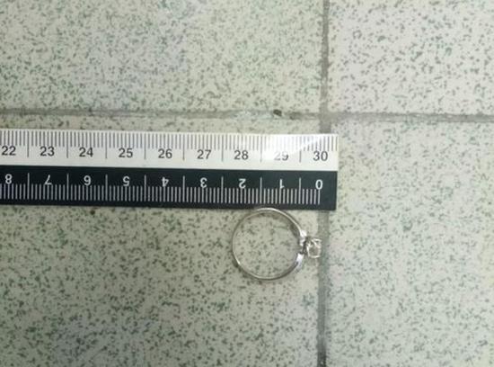 车内被盗戒指