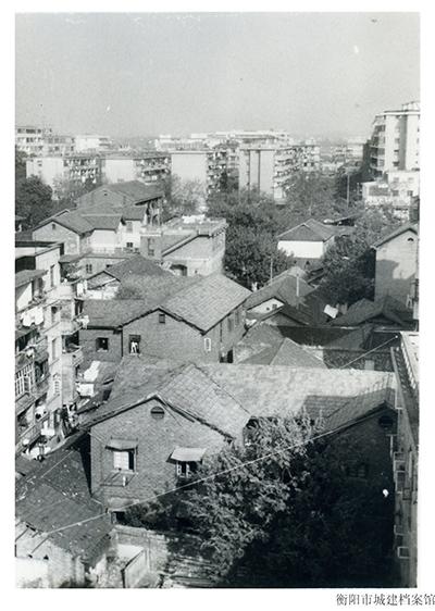 1980年时期衡阳市内住房环境。（图为衡阳市城建档案馆提供）