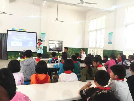 情暖童心 平安相伴 --长沙市流动青少年宫走进