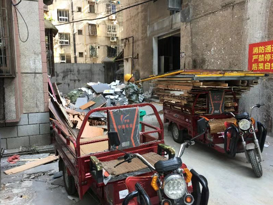 庙街小吃街正在对环境问题进行整改