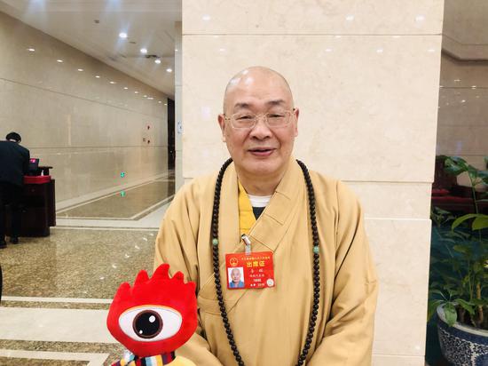 全国人大代表,中国佛教协会副会长、湖南省佛教协会会长圣辉法师