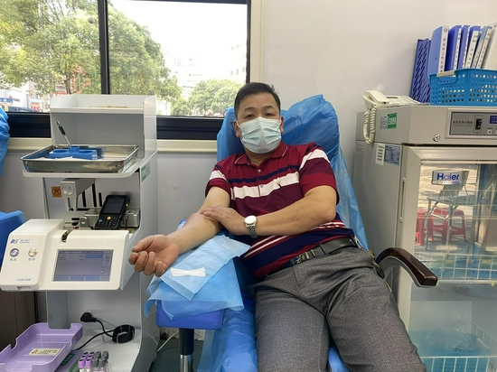 李灵军第11次参加献血