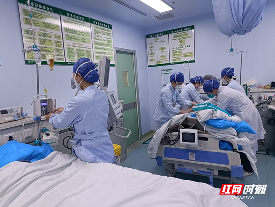 2023年1月1日，衡阳市中心医院取消元旦休假，加班加点救治患者，为保障衡阳人民生命安全和身体健康提供了坚强“医靠”。