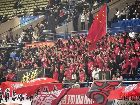 “贺岁杯”足球邀请赛燃情揭幕