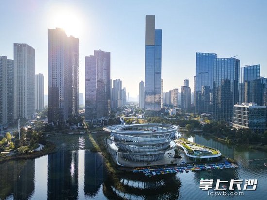长沙梅溪湖中轴线东起城市岛。