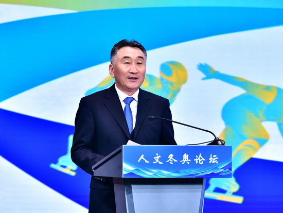 北京冬奥组委副秘书长徐志军代表北京冬奥组委致辞,介绍北京冬奥会筹办情况。