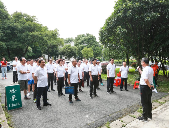 党校进修热 湖大越野忙 省委党校90期进修班开展定向越野活动