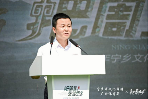 (宁乡市人民政府副市长段志斌)